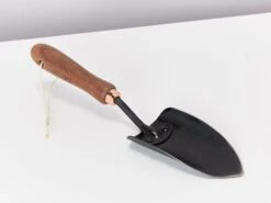 Barebones- Hand Spade